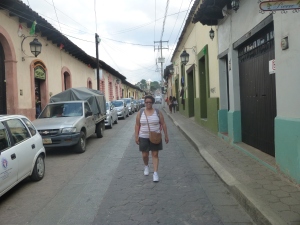 En las calles de San Cristobal, en camino a subir la iglesia que se ve al fondo.